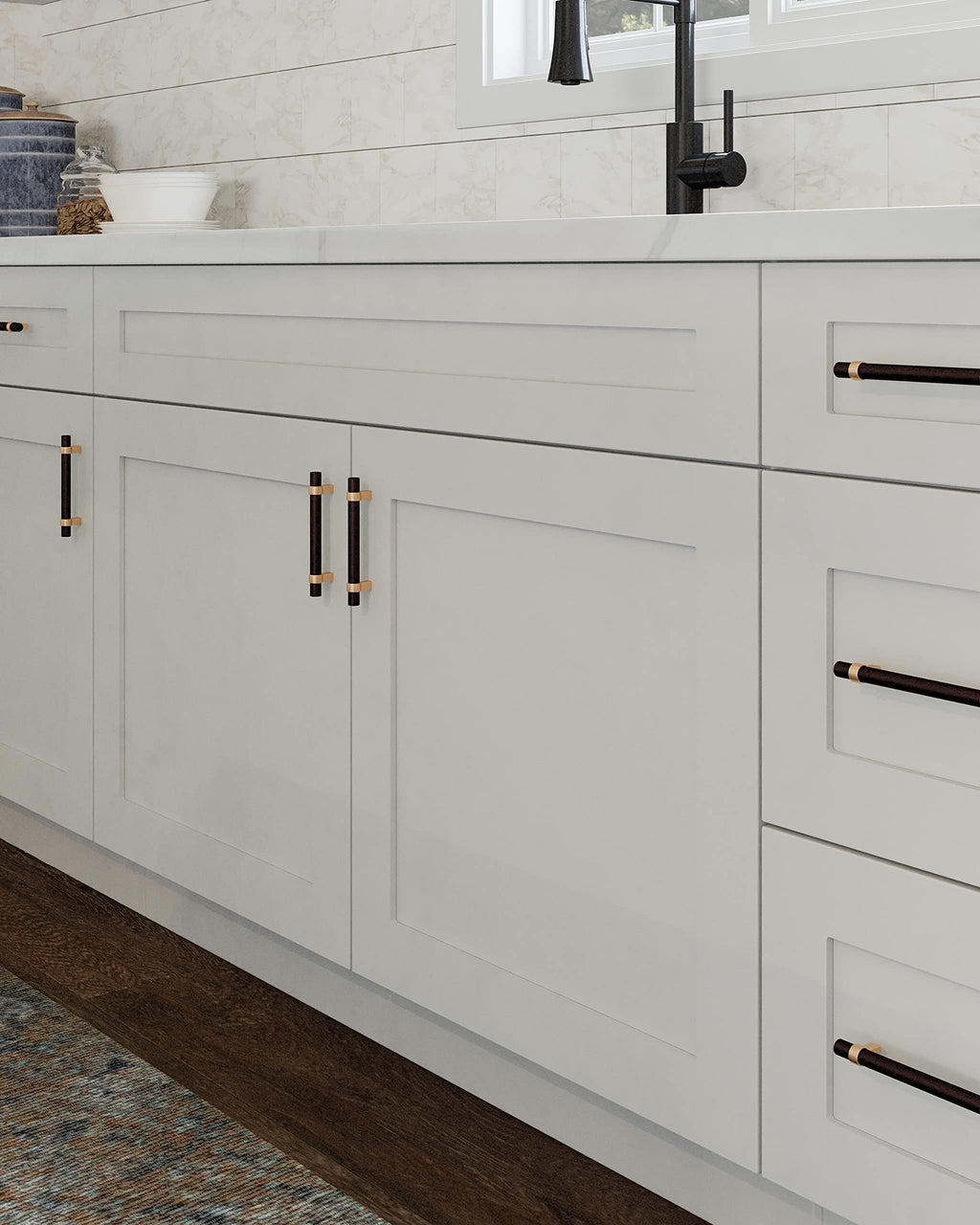 White Shaker Style Bridge Cabinet D392